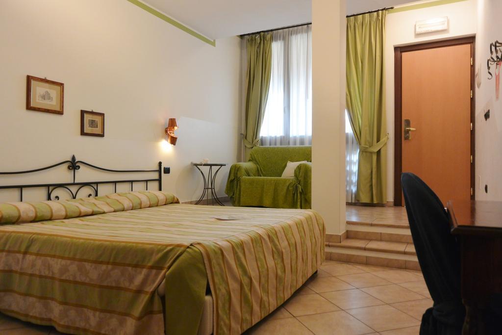 Hotel Ristorante Italia แชร์โตซา ดิ ปาเวีย ภายนอก รูปภาพ