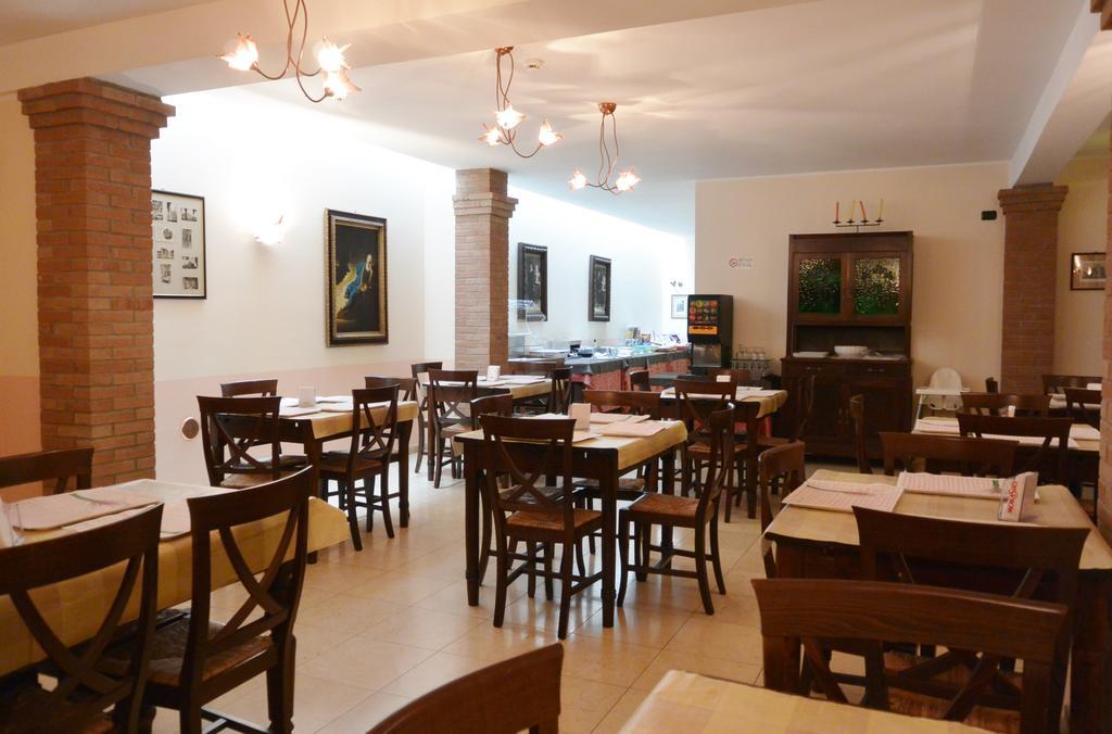 Hotel Ristorante Italia แชร์โตซา ดิ ปาเวีย ภายนอก รูปภาพ