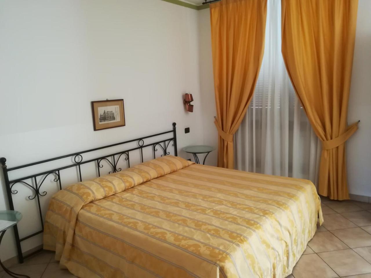 Hotel Ristorante Italia แชร์โตซา ดิ ปาเวีย ภายนอก รูปภาพ